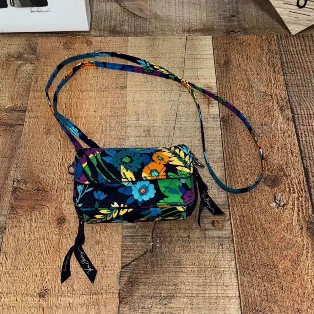 Vera Bradley Blue All In One Crossbody Wallet Wristlet Purse